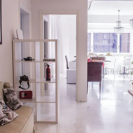 Domus Raffaello לינה וארוחת בוקר 4*