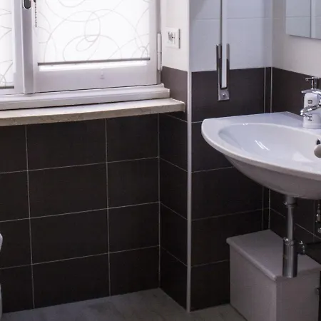 Domus Raffaello רומא