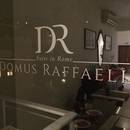 Domus Raffaello לינה וארוחת בוקר 4*