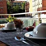 Domus Raffaello Bed & Breakfast