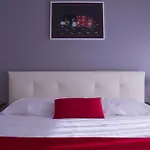 Bed & Breakfast Domus Raffaello 4*