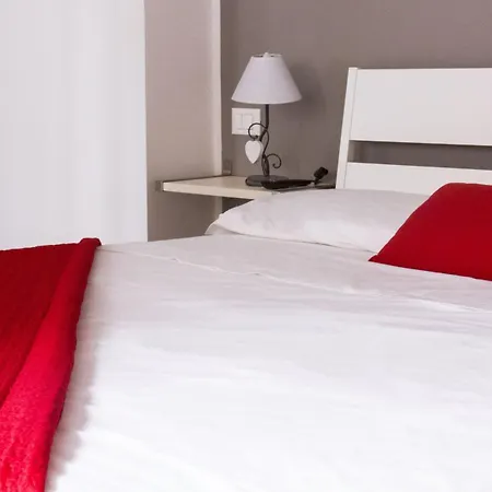 Domus Raffaello Frühstückspension 4*