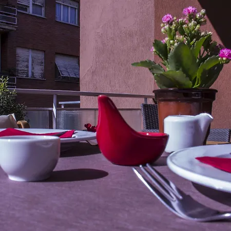 Domus Raffaello 4*