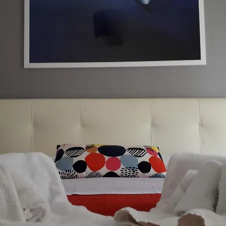 Bed and Breakfast Domus Raffaello 4*