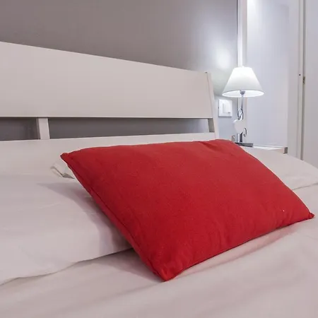 Bed & Breakfast Domus Raffaello 4*
