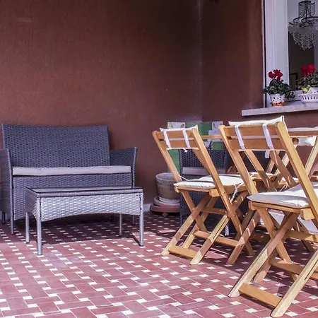 Bed & Breakfast Domus Raffaello 4*