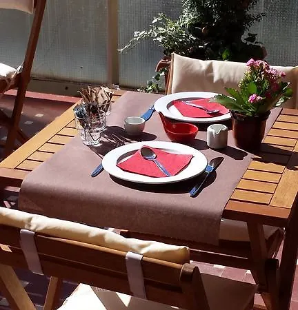 Bed & Breakfast Domus Raffaello 4*