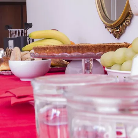 Domus Raffaello Bed & Breakfast