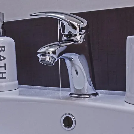 Bed and Breakfast Domus Raffaello 4*