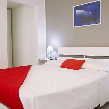 Domus Raffaello 4*